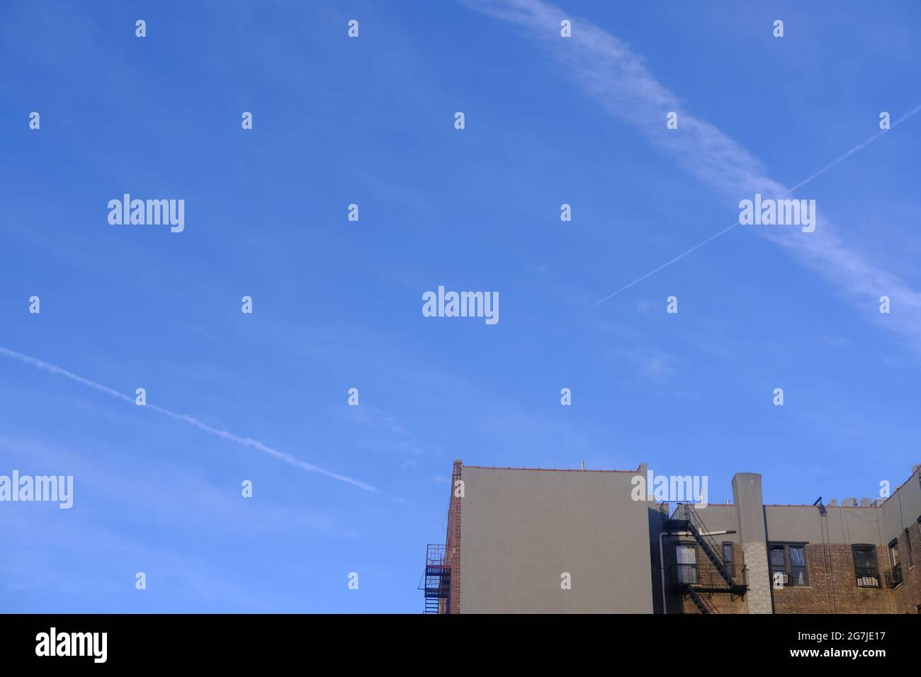 clear blue sky on top of a building Stock Photo