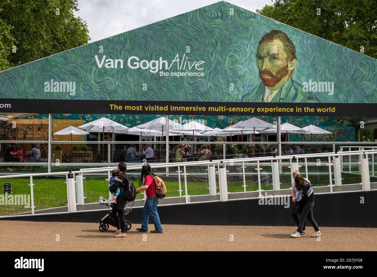 London. UK-07.11. 2021. The Van Gogh Alive exhibition, immersive show in Kensington Garden. Stock Photo