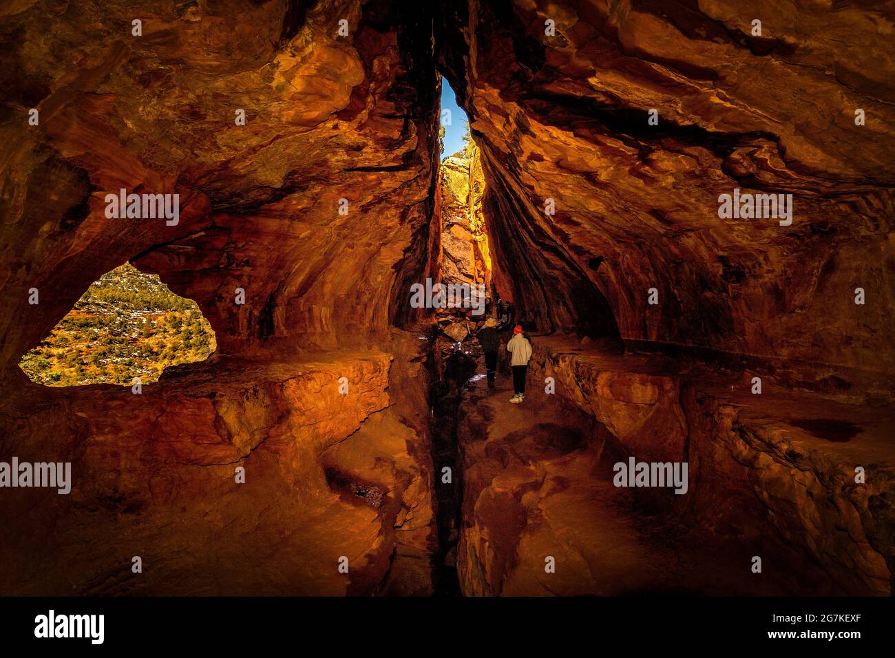 Soldiers pass cave hires stock photography and images Alamy