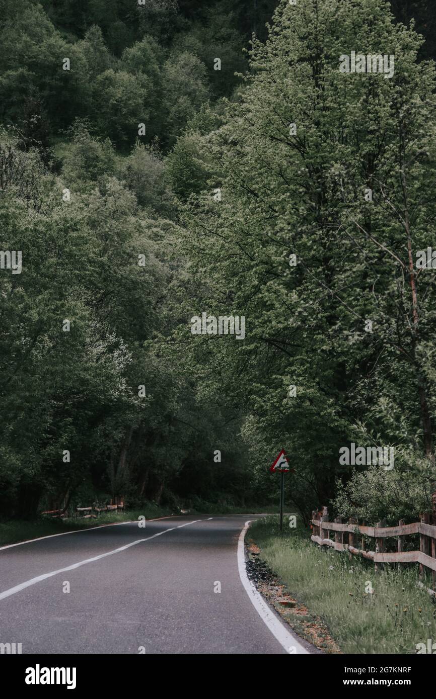 Vertical shot road hi-res stock photography and images - Alamy