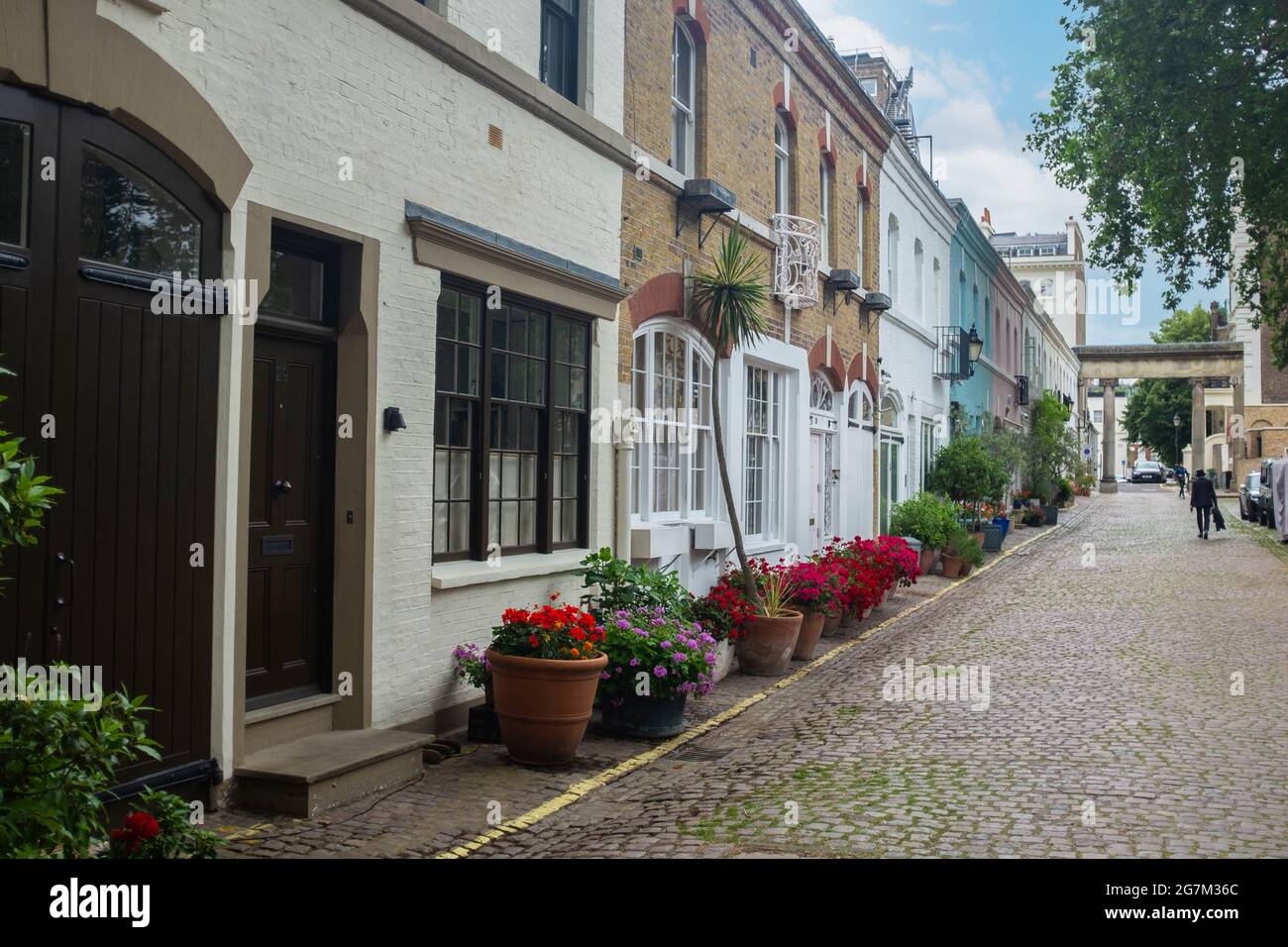 Ennismore Gardens Mews London Stock Photo Alamy