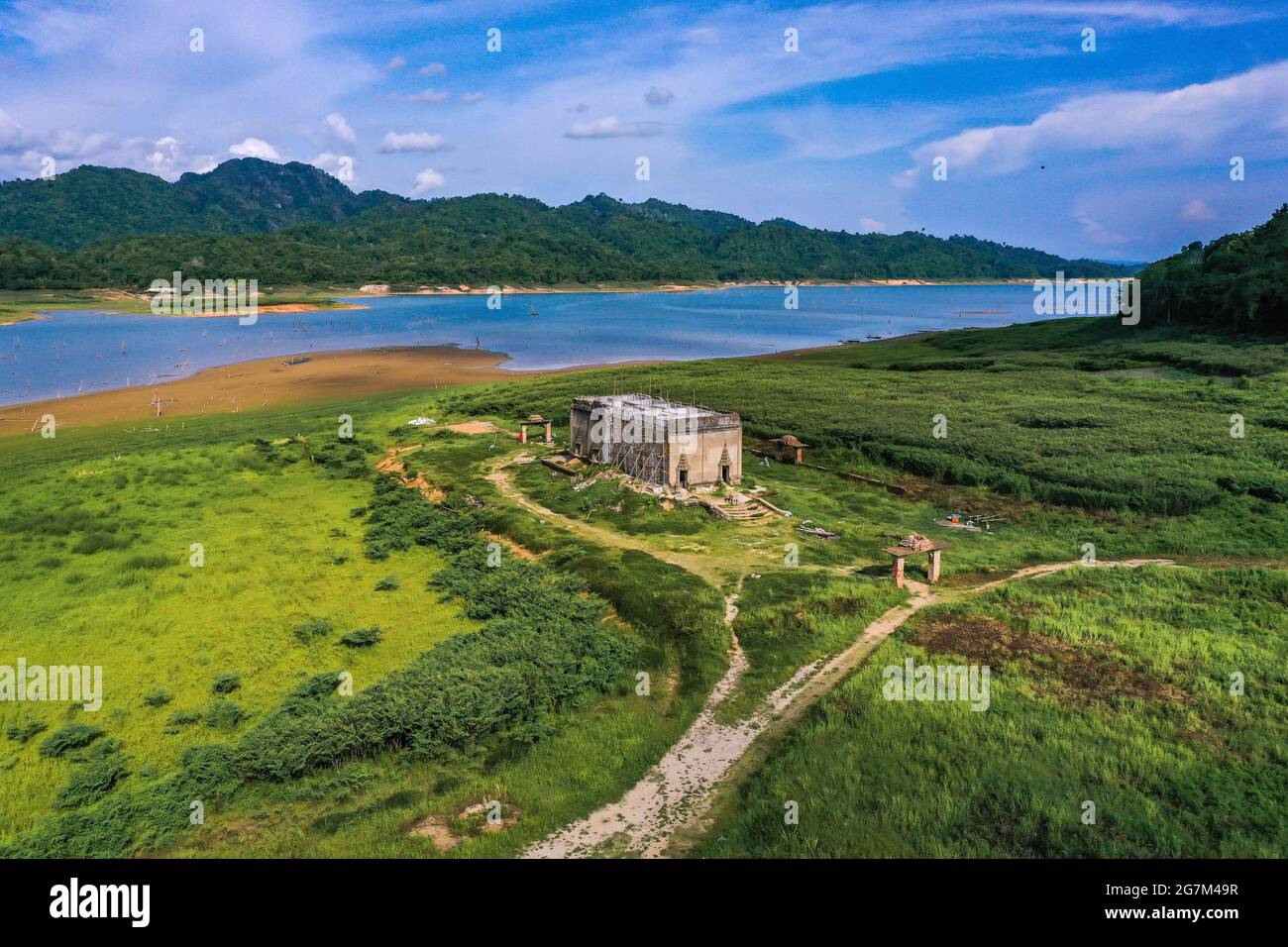 Vajiralongkorn, Wat Saam Prasob, the Sunken drowning Temple in Sangkhlaburi in Kanchanaburi, Thailand Stock Photo