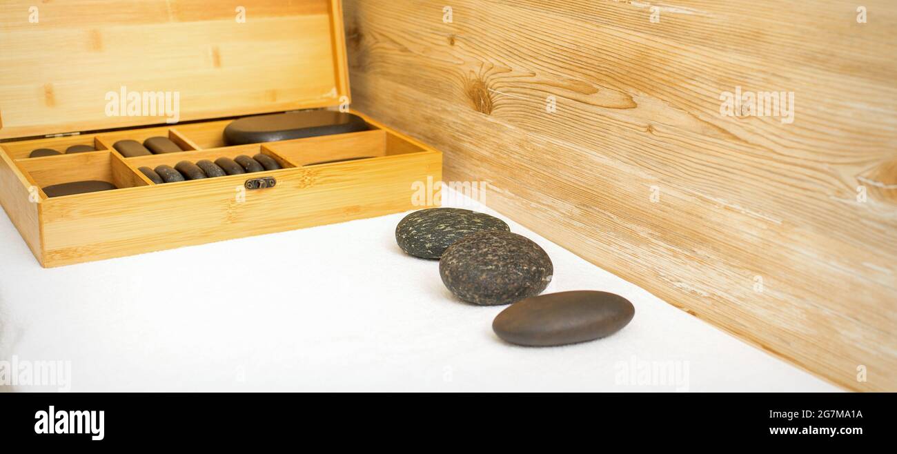 Massage rocks hi-res stock photography and images - Alamy