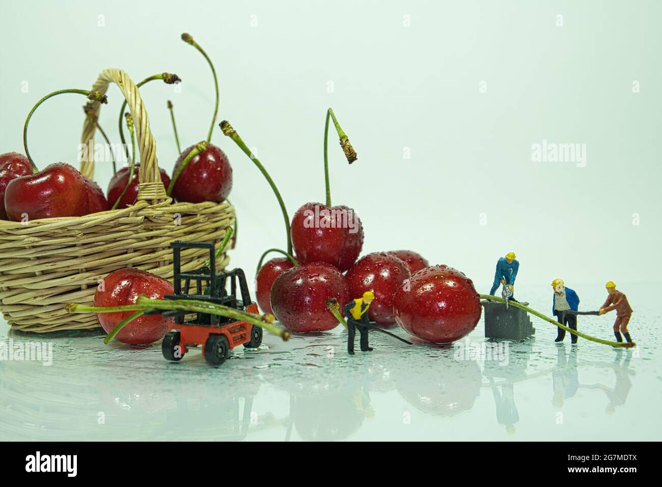 Fruit basket characters hires stock photography and images Alamy