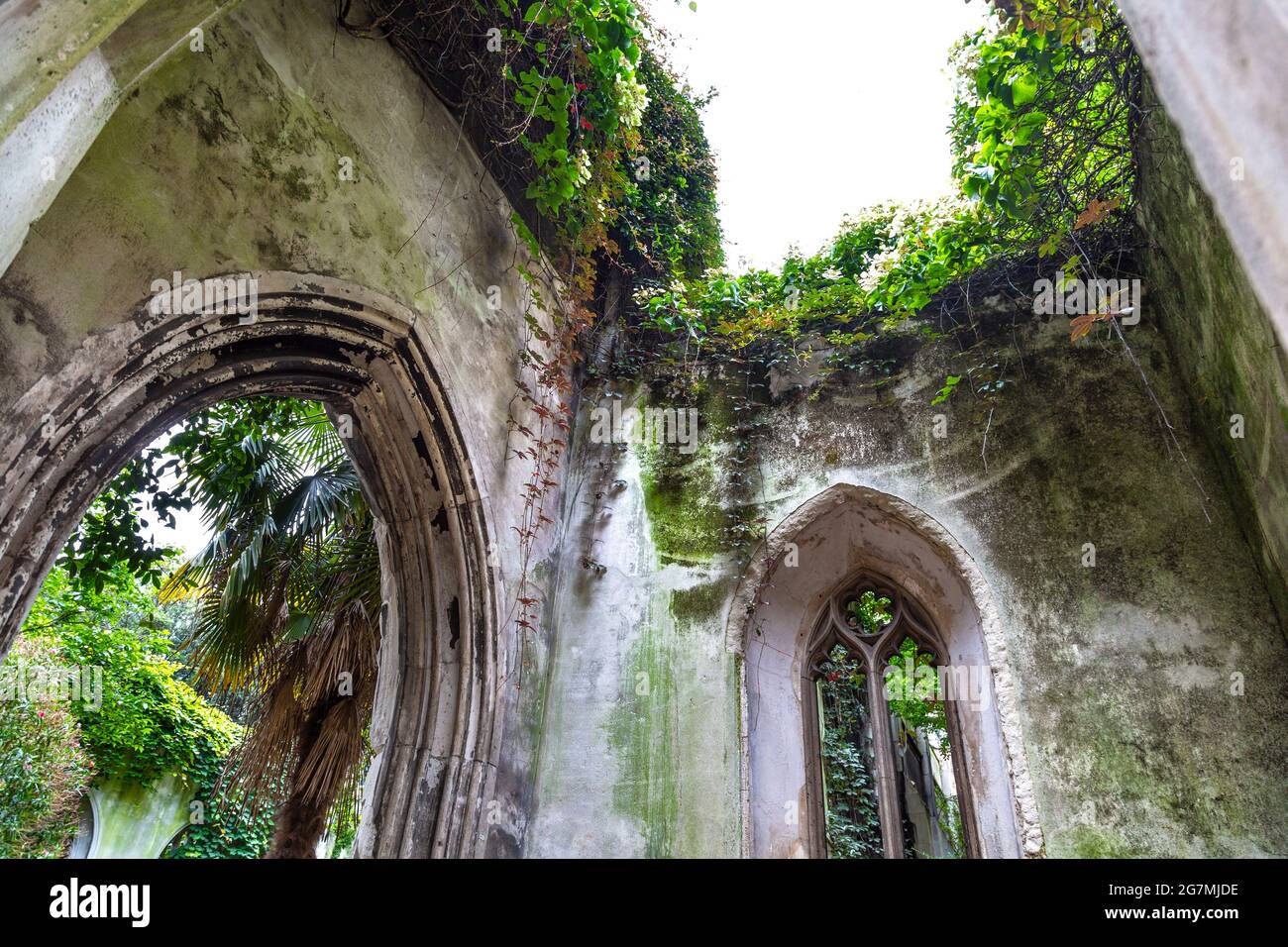 Ruin of St Dunstan in the East church damaged in the Blitz, now converted into a public garden, London, UK Stock Photo