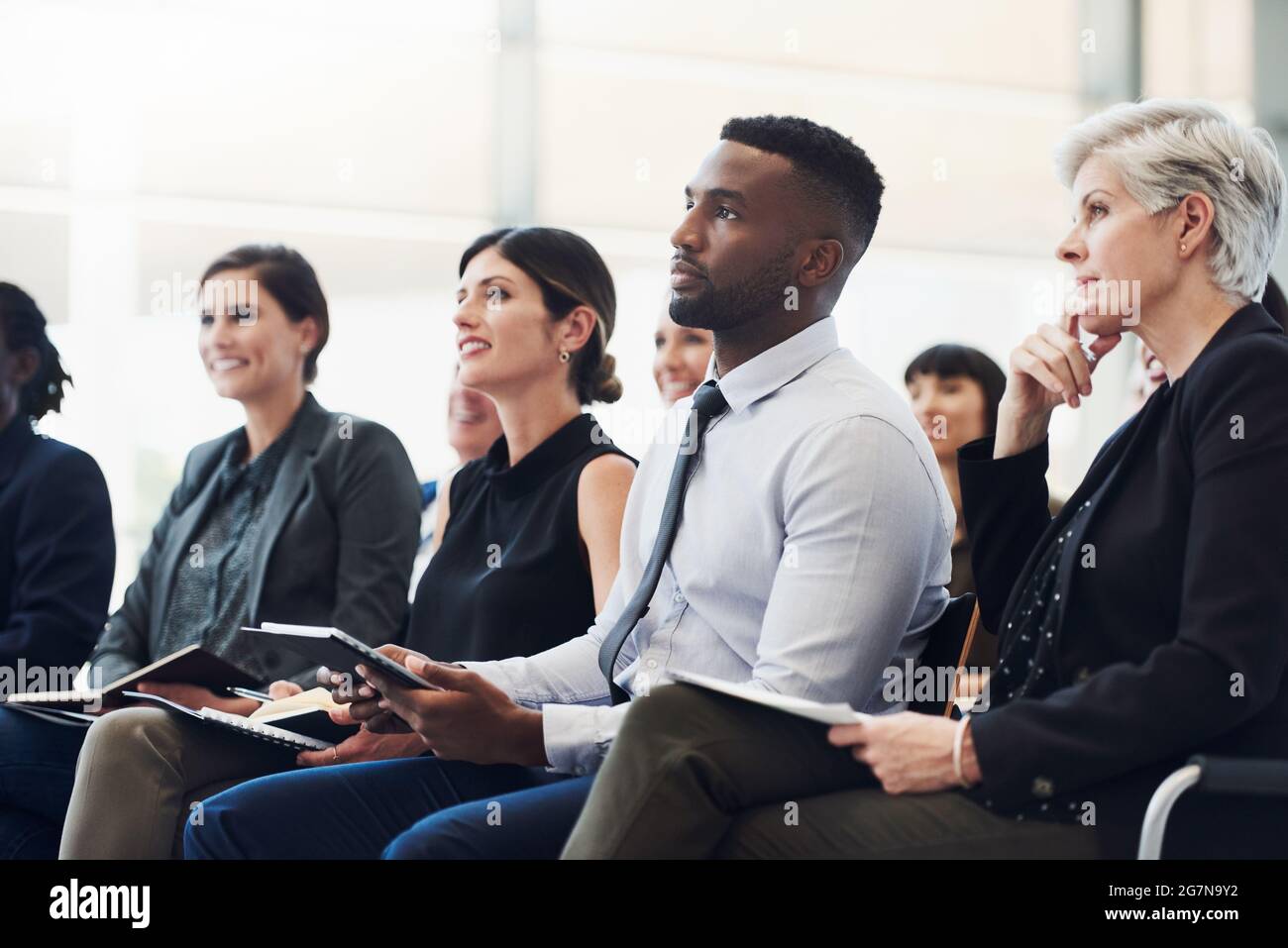 Attending a conference. Бизнес конференция. Attending a conference. Я рад побывать на конференции. Attending a conference.