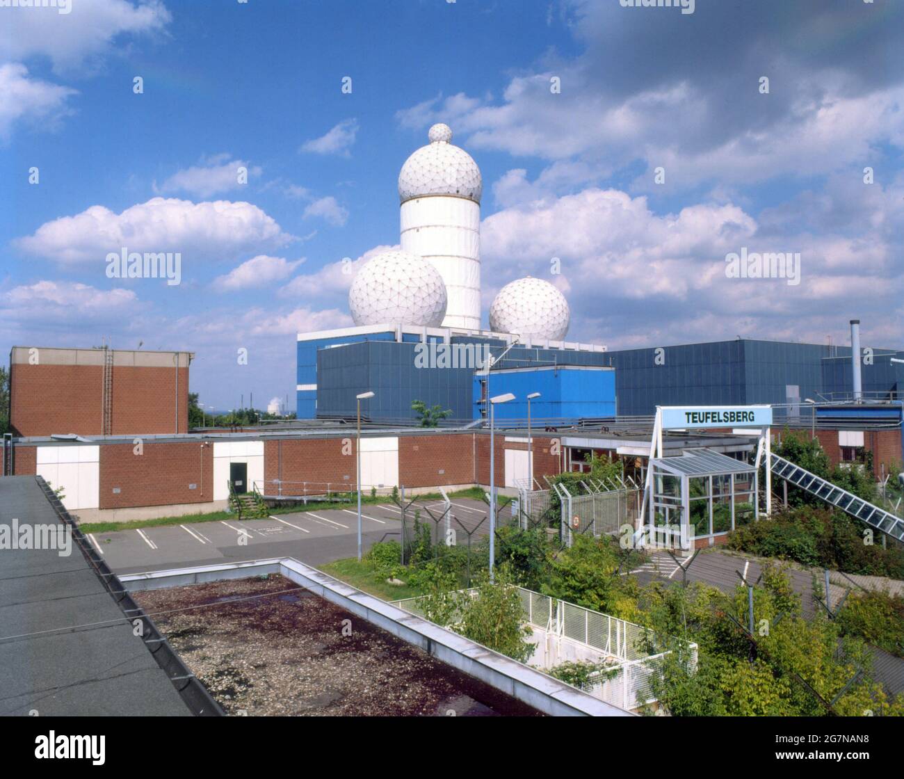 Die US-Army in Berlin - Fieldstation Teufelsberg Stock Photo - Alamy