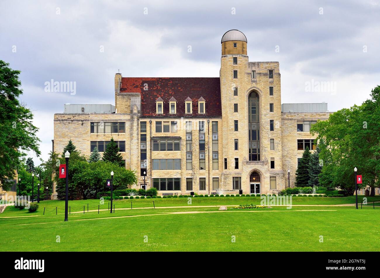 DeKalb, Illinois, USA. Davis Hall and Science Building on the campus of Northern Illinois University. Stock Photo