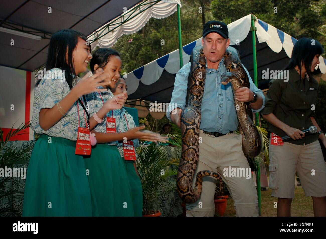 Bogor, West Java, Indonesia. 26th July 2006. Herpetologist Brady Barr during an event to promote 'Dangerous Encounters: Brady's Croc Adventure', an educational TV program aired on National Geographic Channel. The event is held at Taman Safari Indonesia in Cisarua, Bogor, West Java, Indonesia. Stock Photo