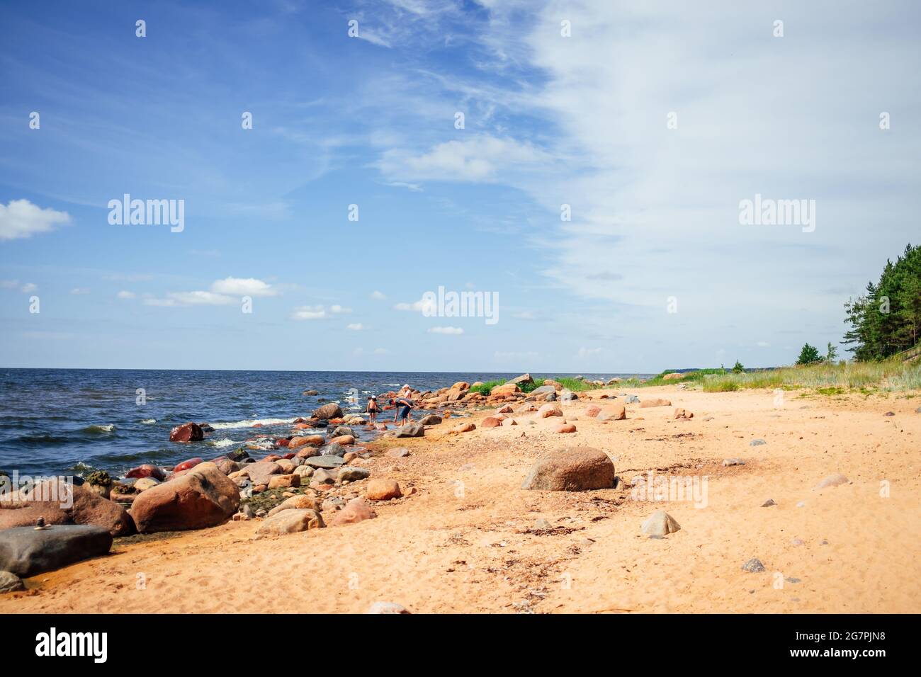 Beautiful scenery of the beach with splashing sea waves Stock Photo - Alamy