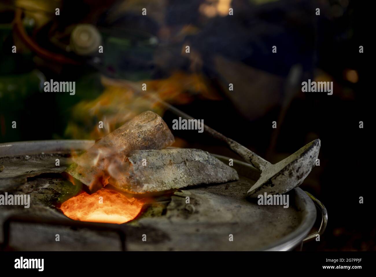 Bronze casting process and manual labor concept Stock Photo Alamy