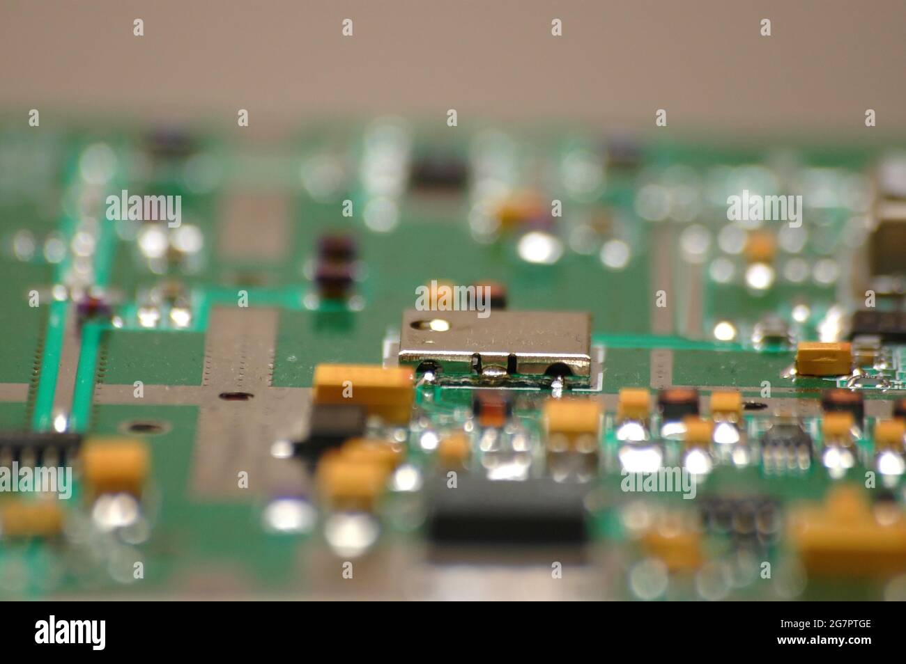 Green circuit board microchip hi-res stock photography and images - Alamy