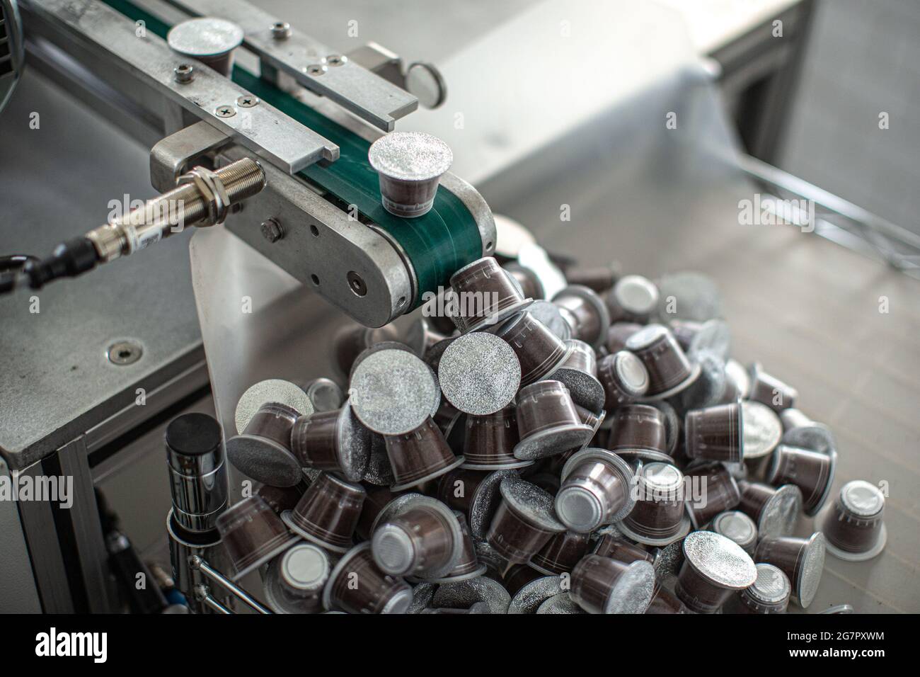 Socorro, Brazil. 29th June, 2021. Due to climatic instability and its effects on the coffee crop, the national harvest is expected to fall 17.5%, and the price for the final consumer is already passed on between 11% and 13% higher. In the photo, coffee encapsulation machine, for use in Nespresso machines. Credit: Marcelo Machado de Melo/FotoArena/Alamy Live News Stock Photo
