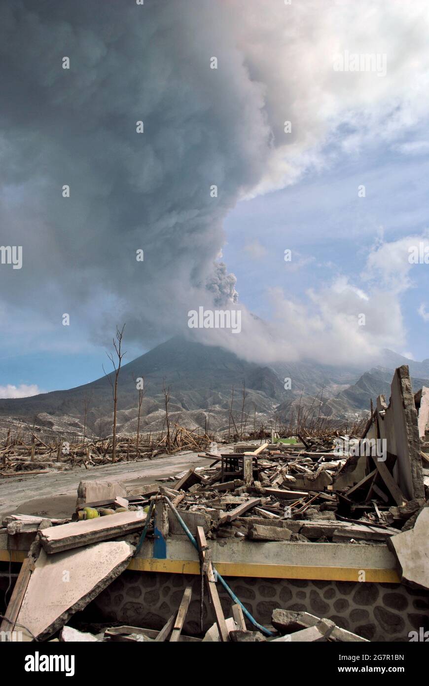 The eruption of Mount Merapi in Yogyakarta in 2006 Stock Photo