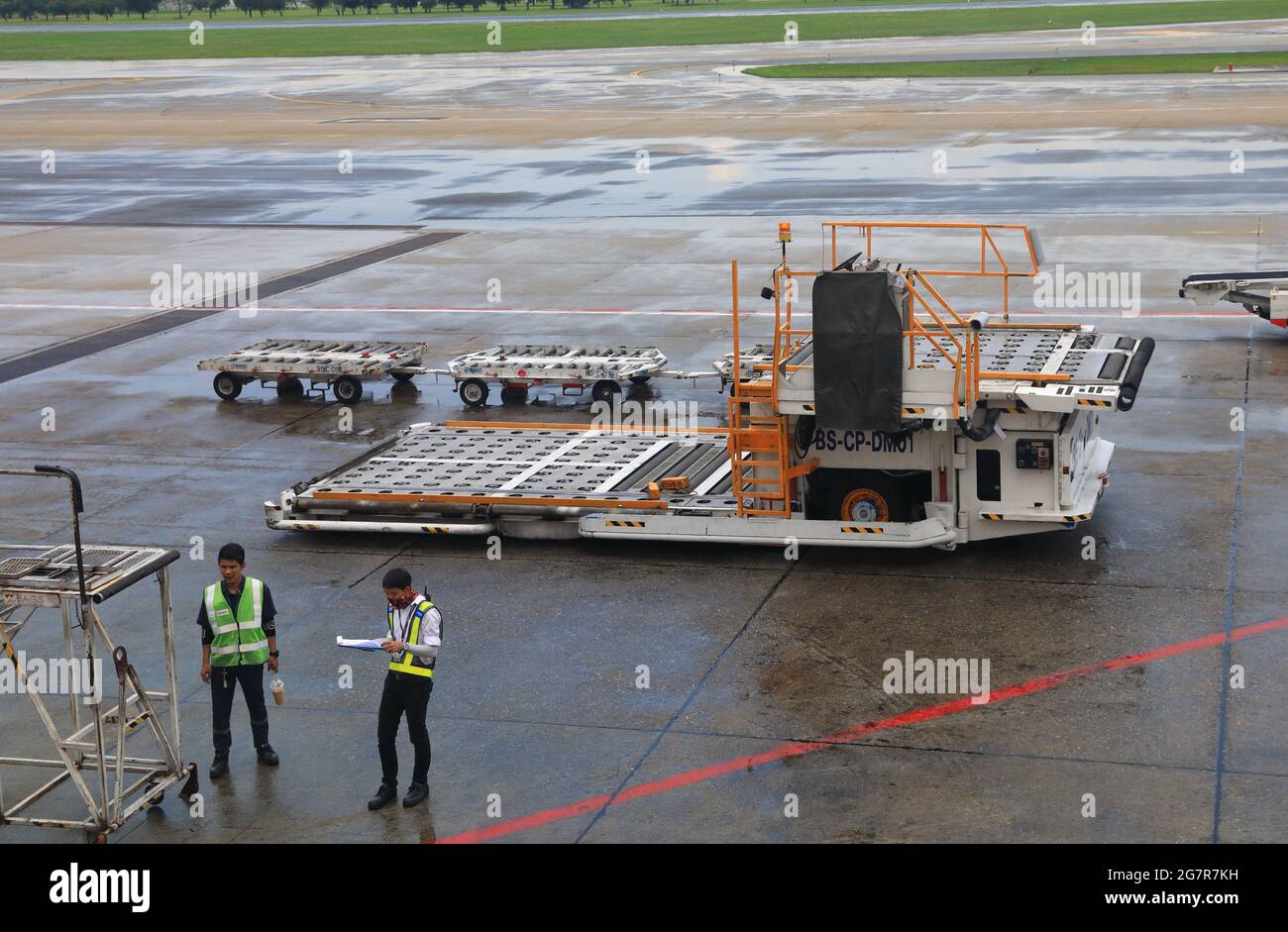 DON-MUEANG, BANGKOK - MAY 2018 : Ground support equipment standby for services in Apron near aircraft bay. Stock Photo
