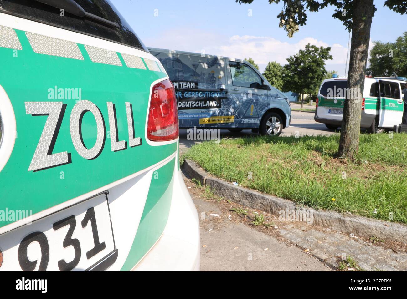 Chemnitz, Germany. 16th July, 2021. Customs service vehicles are parked in a car park on motorway 4. During a nationwide customs inspection, compliance with goods transport regulations and social regulations is checked in particular. Credit: Bodo Schackow/dpa-Zentralbild/dpa/Alamy Live News Stock Photo