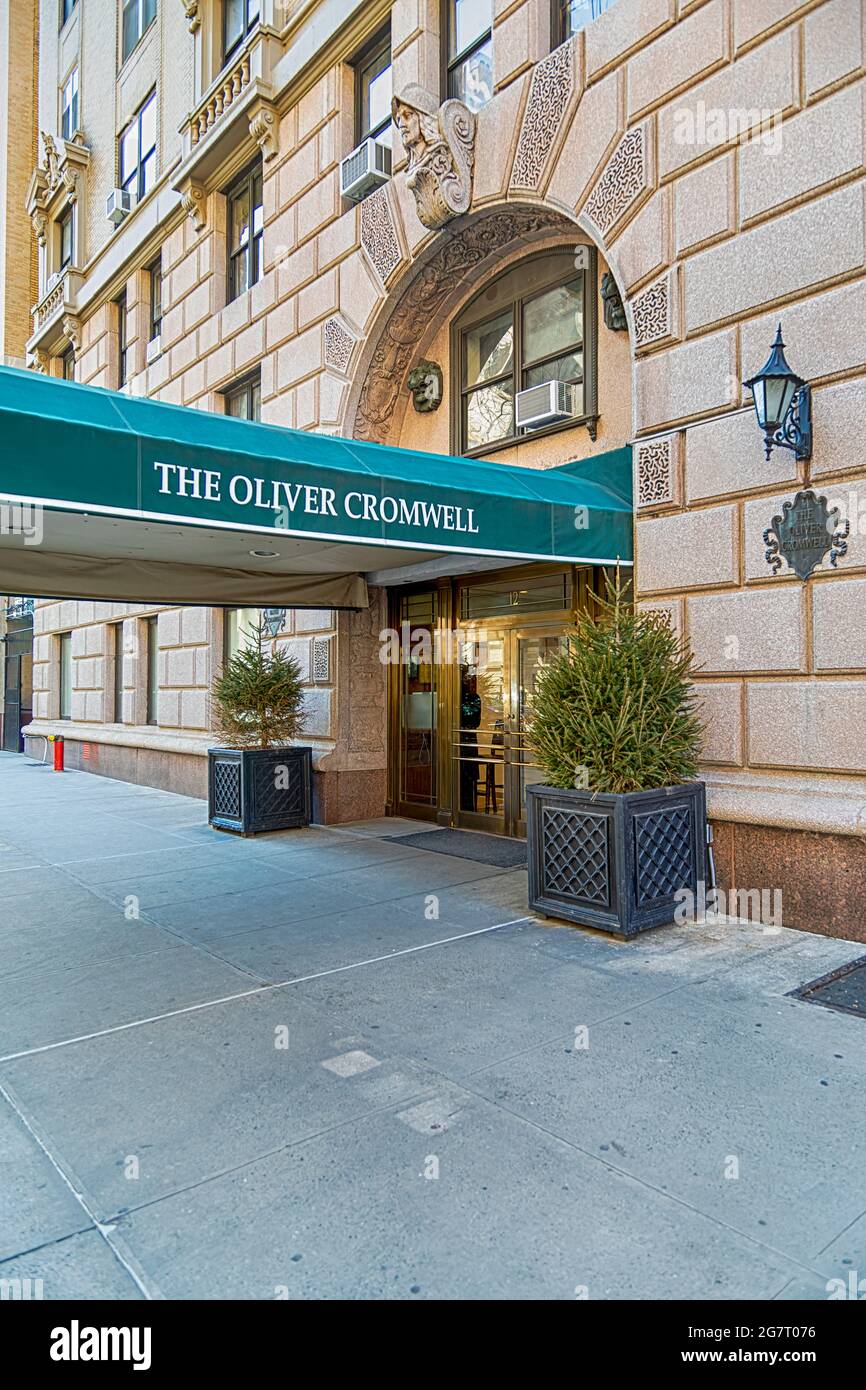 12 West 72nd Street, the Oliver Cromwell, was designed by Emery Roth and built in 1927. Stock Photo