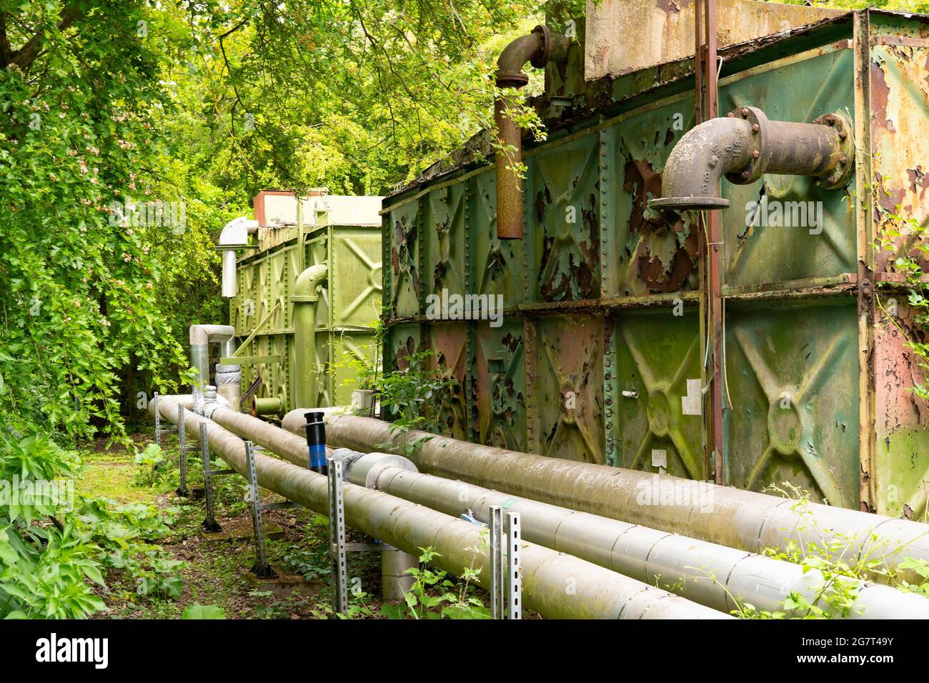 Camouflage hidden tank hi-res stock photography and images - Alamy