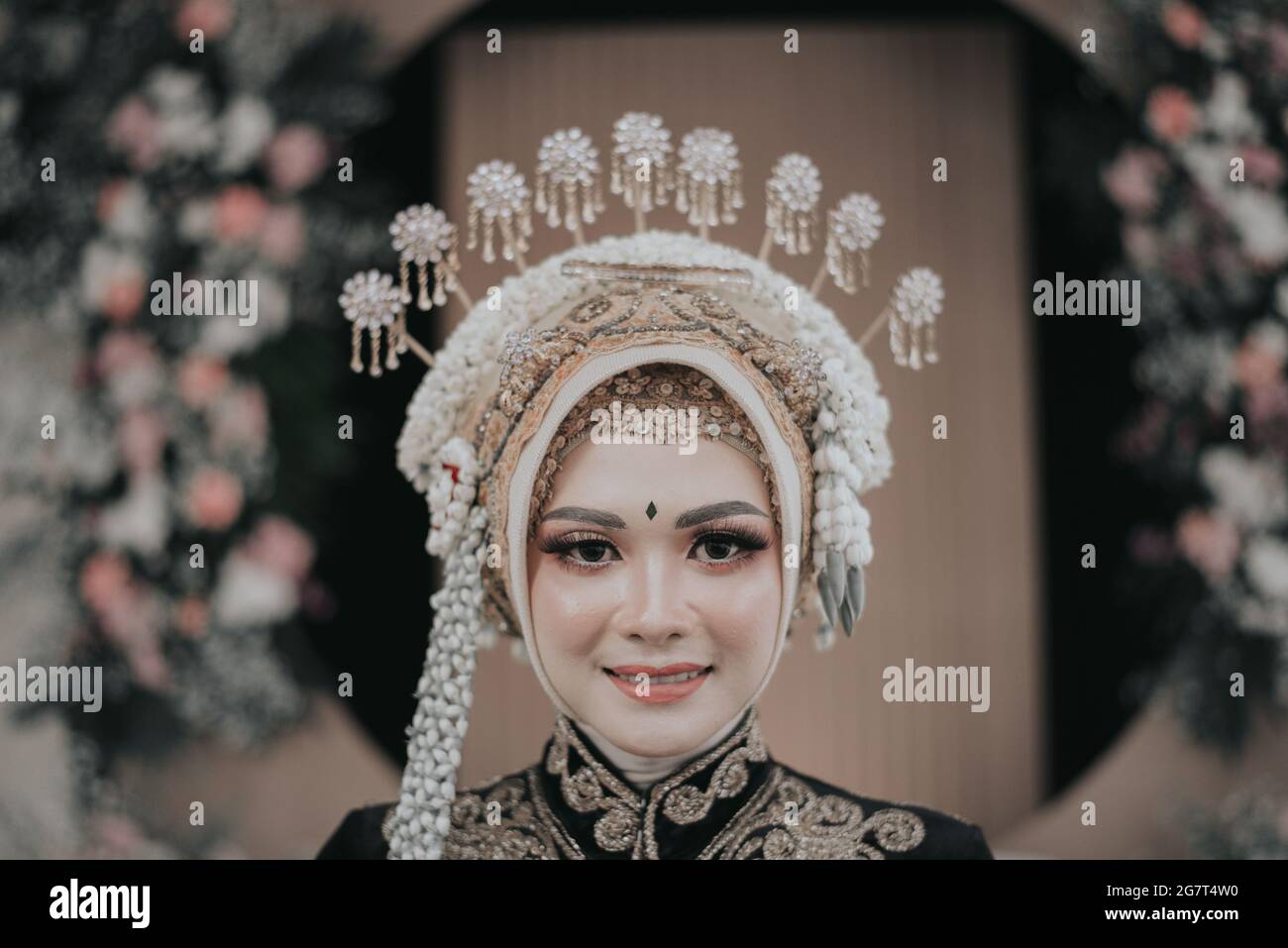 wedding using Javanese customs traditional Stock Photo - Alamy
