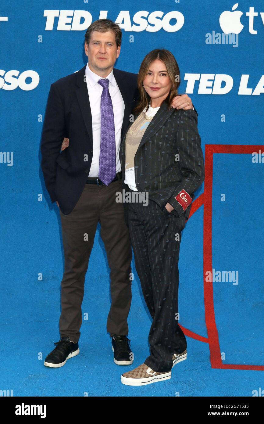 Los Angeles, CA. 15th July, 2021. Bill Lawrence, Christa Miller at arrivals for TED LASSO Season Two Premiere, The Pacific Design Center, Los Angeles, CA July 15, 2021. Credit: Priscilla Grant/Everett Collection/Alamy Live News Stock Photo