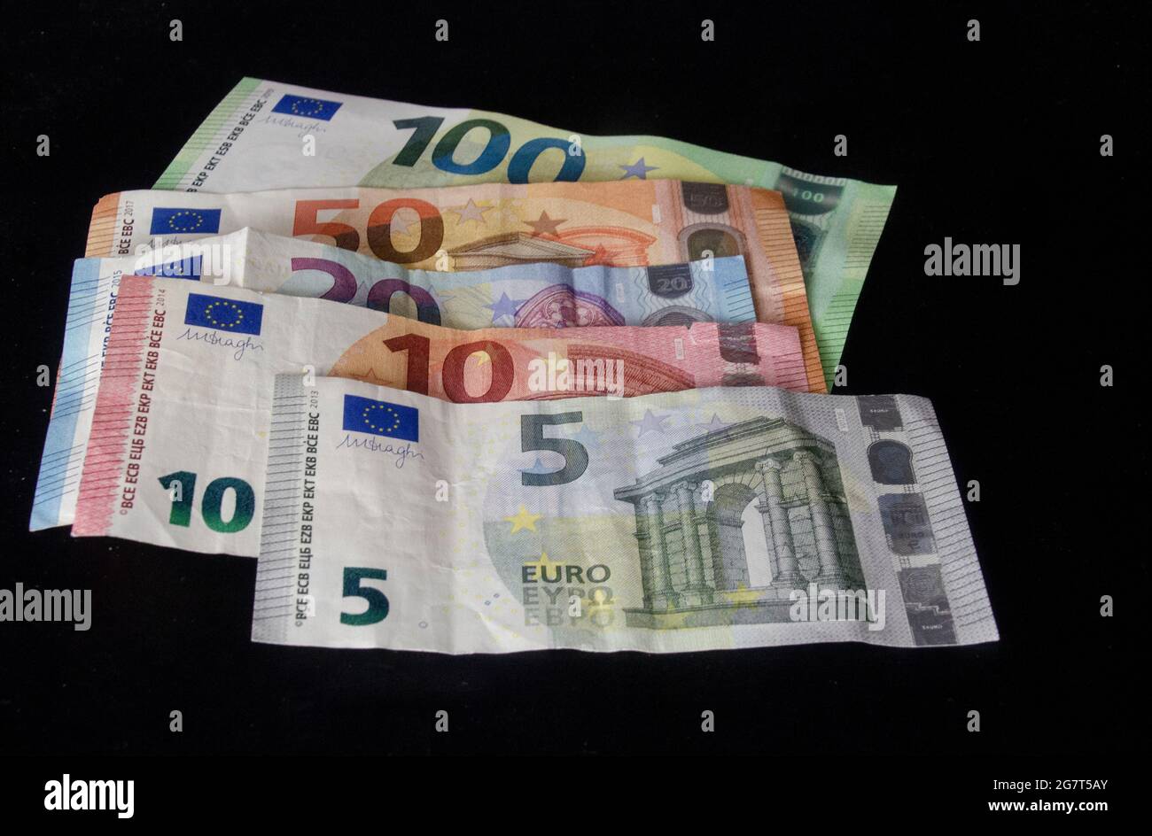 Euro-Geldscheine und Münzen Stock Photo