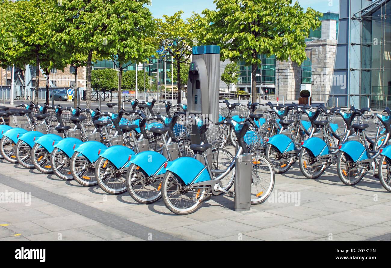 Commuter bikes hires stock photography and images Alamy