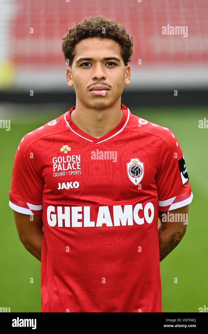 Antwerp's Manuel Benson poses for the photographer at the 20212022