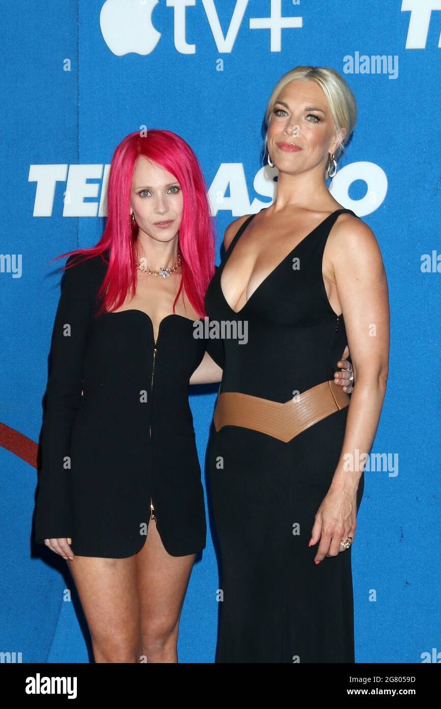 Los Angeles, USA. 15th July, 2021. LOS ANGELES - JUL 15: Juno Temple, Hannah Waddingham at the Ted Lasso Season 2 Premiere Screening at the Pacific Design Center Rooftop on July 15, 2021 in Los Angeles, CA (Photo by Katrina Jordan/Sipa USA) Credit: Sipa USA/Alamy Live News Stock Photo