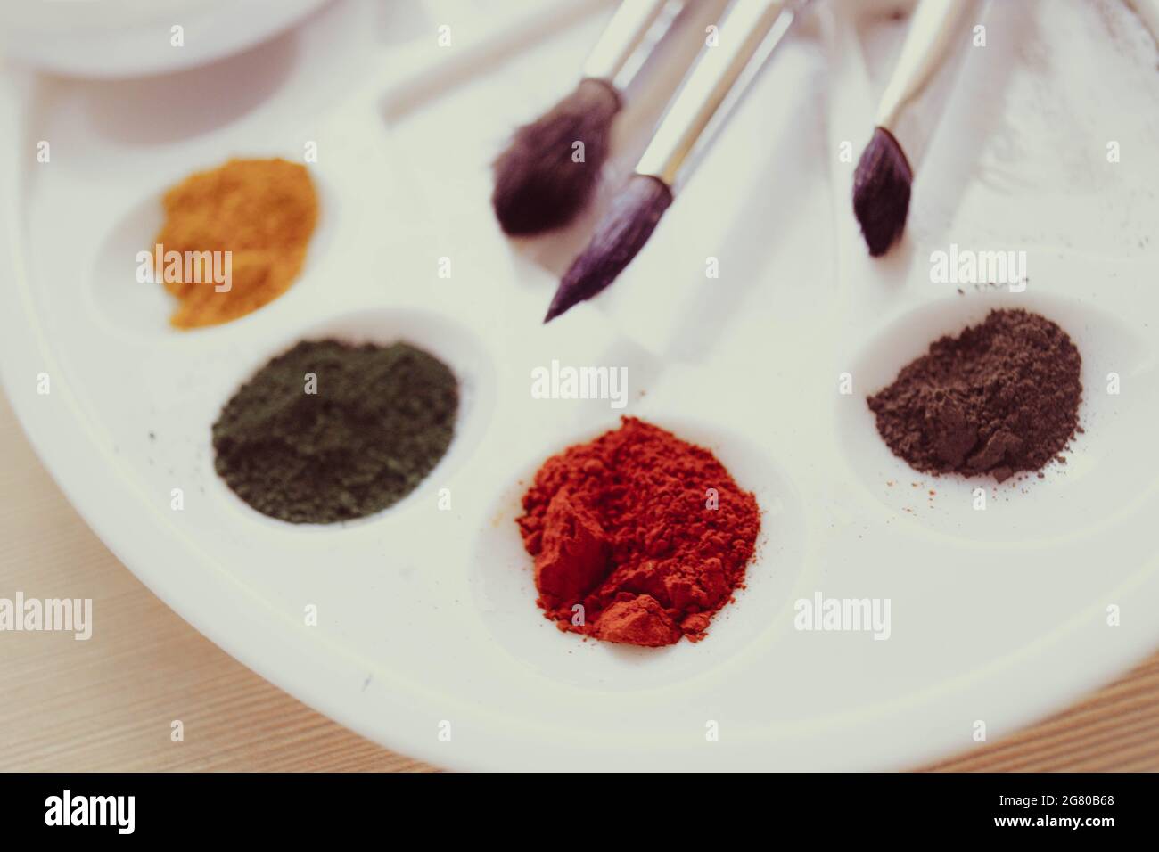 Pigment paint hi-res stock photography and images - Alamy