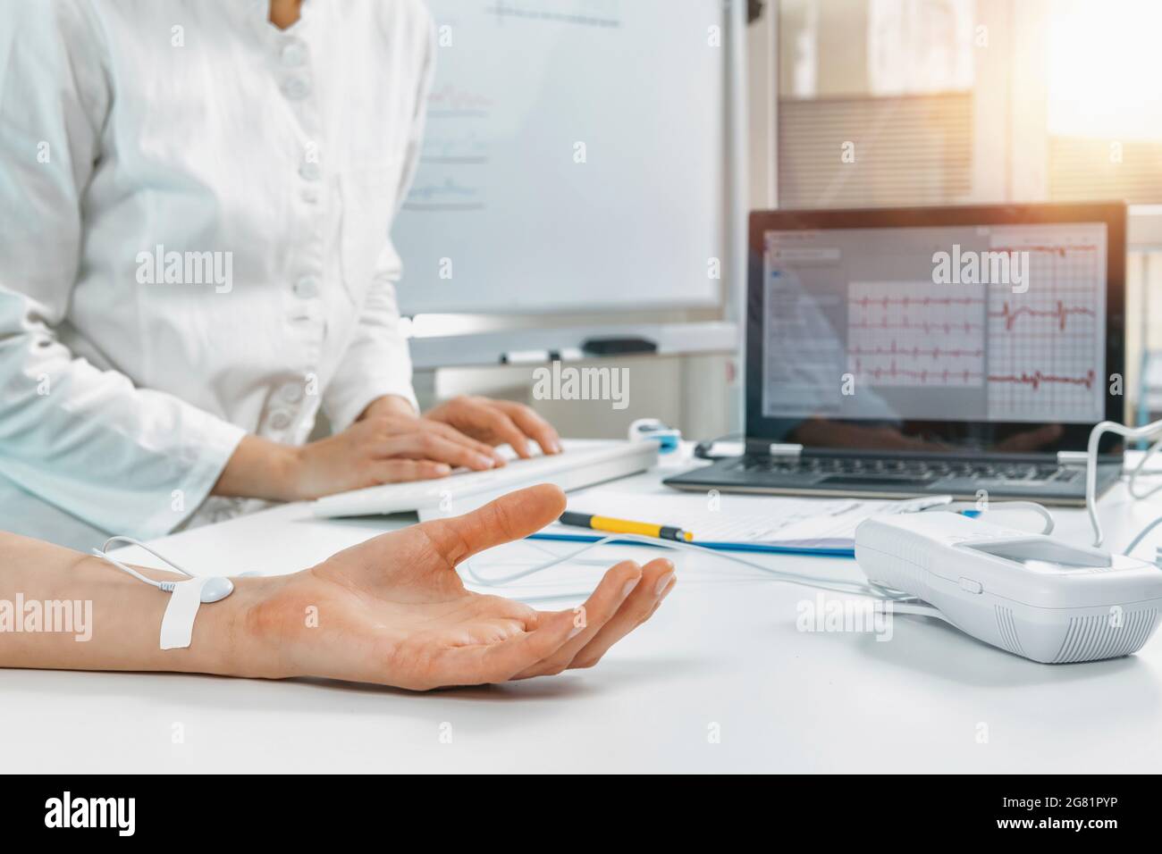 Biofeedback therapy measuring heart rate variability Stock Photo Alamy