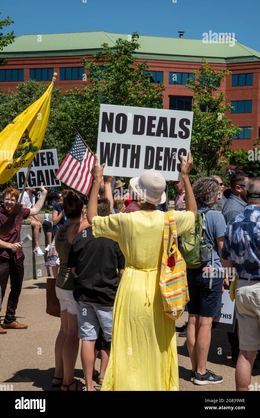 Senate bill protest hi-res stock photography and images - Alamy