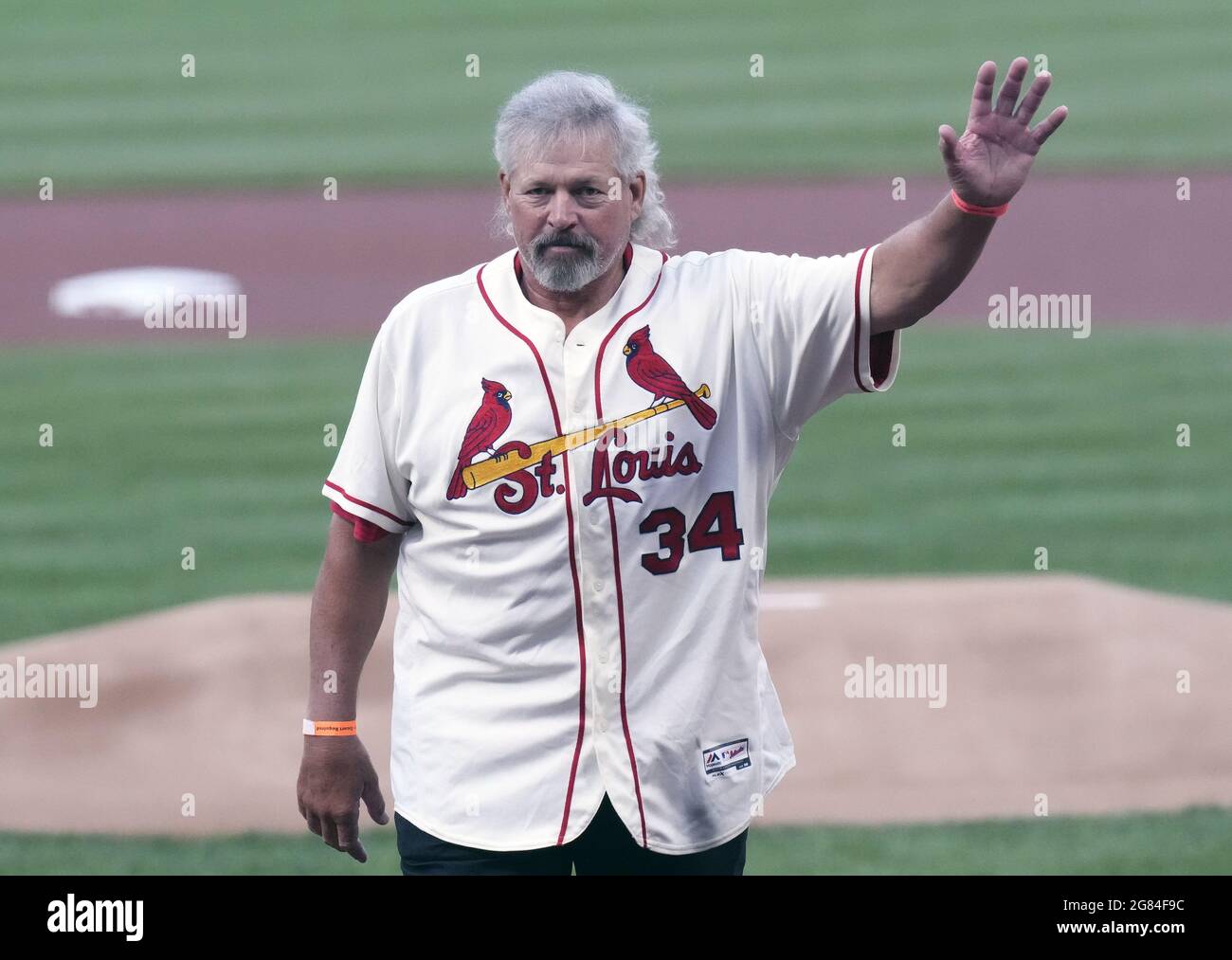 St. Louis, USA. 16th July, 2021. Former St. Louis Cardinals pitcher Danny Cox waves to the crowd before the San Francisco Giants-St. Louis Cardinals baseball game at Busch Stadium in St. Louis on Friday, July 16, 2021. Photo by Bill Greenblatt/UPI Credit: UPI/Alamy Live News Stock Photo