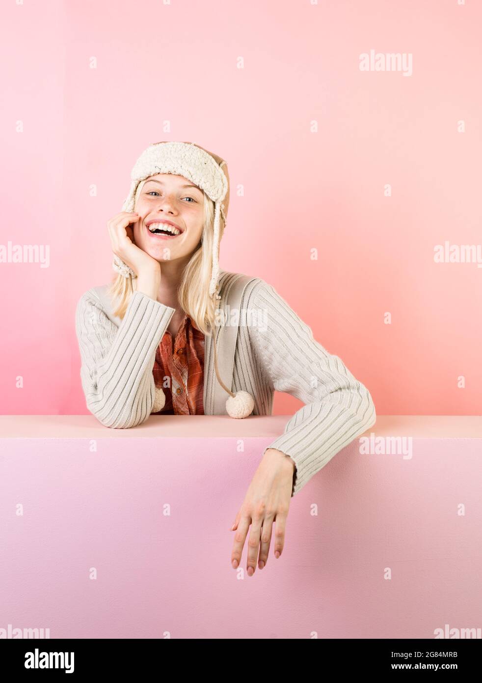Funny autumn face. Ready for text slogan or product. Funny blonde woman  advertises your products. Autumn sale or black friday. Smile girl Stock  Photo - Alamy