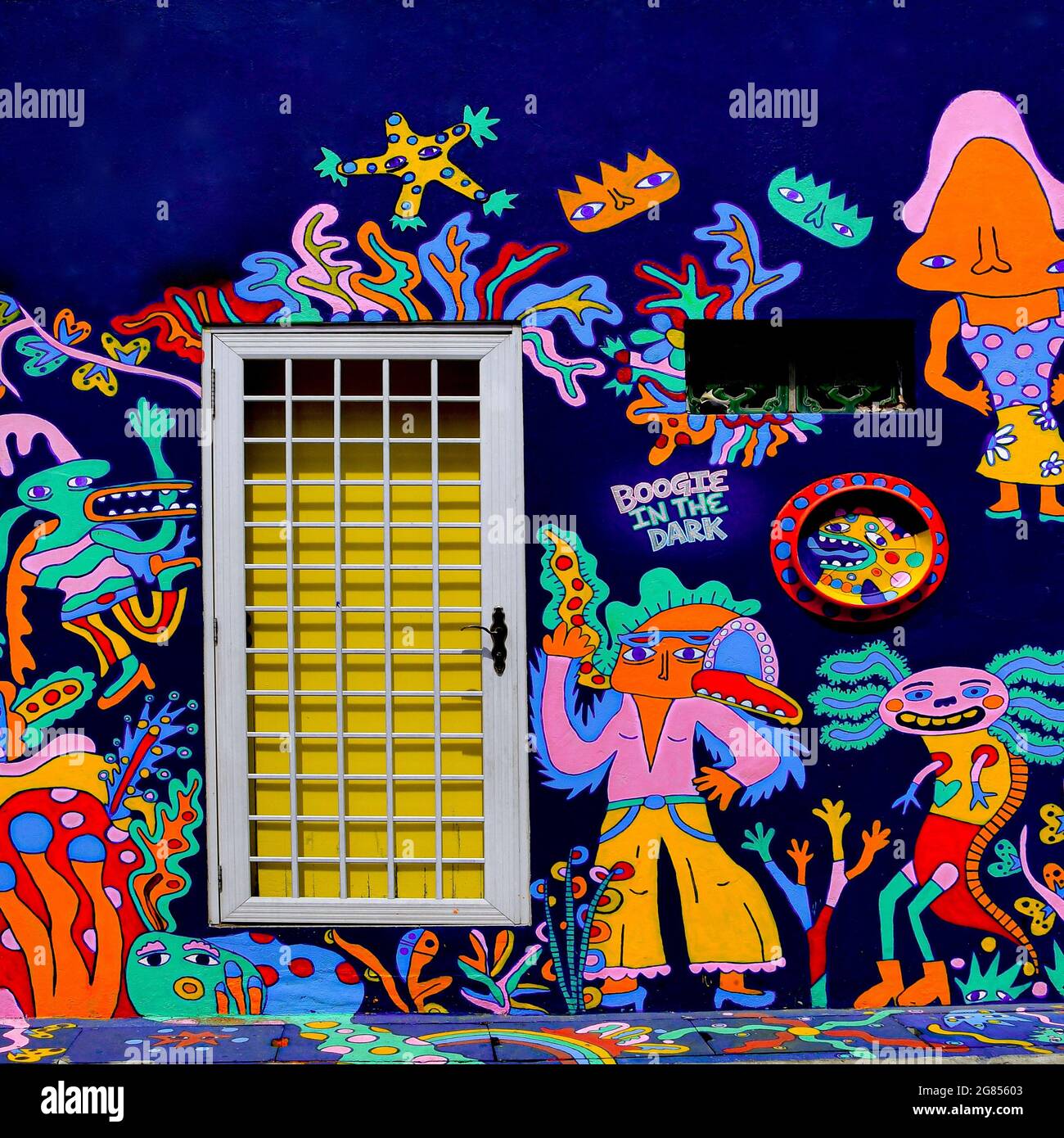 Colourful street art mural in Singapore Stock Photo Alamy