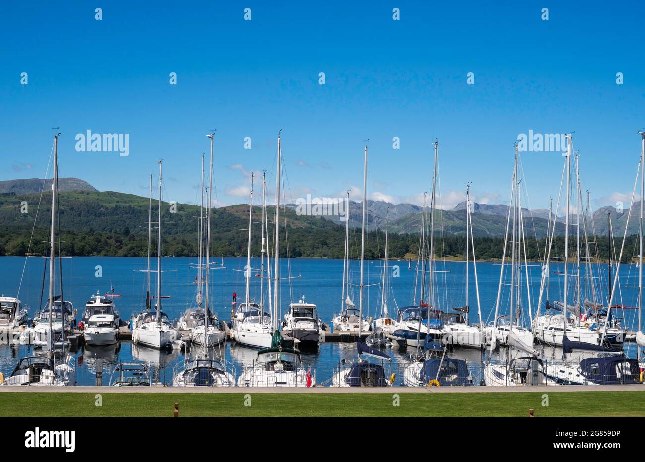 View from the 599 Lakesider open topped bus from Windermere to Grasmere at Low Wood Bay marina in Cumbria, England, UK Stock Photo