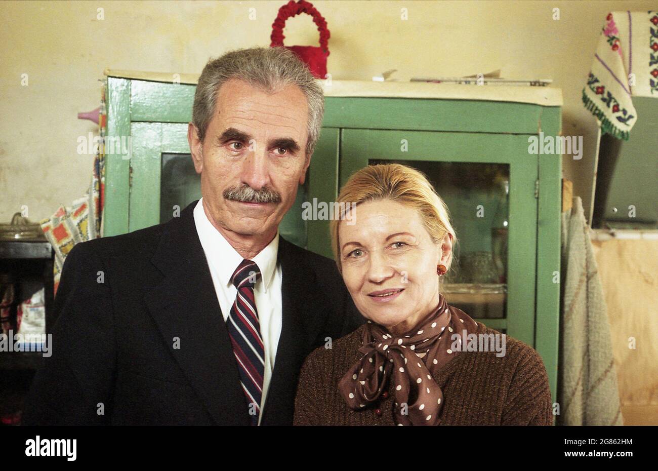 Romania, 2001. Actors Remus Mărgineanu & Lucia Mureșan during the shooting of the movie 'Report on the State of the Nation' (director Ioan Carmazan). Stock Photo