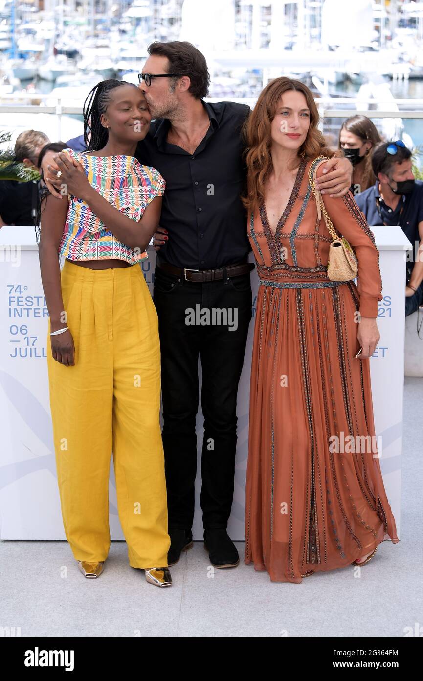 Cannes, France. 17th July, 2021. 74th Cannes Film Festival 2021, Photocall film : OSS 117 Allerte rouge en Afrique noire - Pictured: Nicolas Bedos, Fatou N'Diaye, Natacha Lindinger Credit: Independent Photo Agency/Alamy Live News Stock Photo