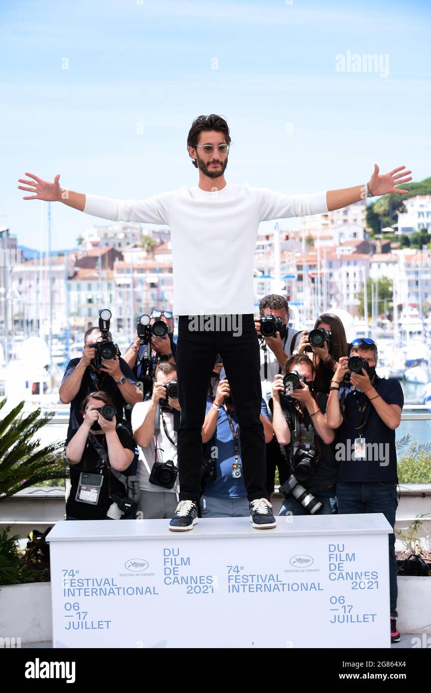 Cannes, France. 17th July, 2021. 74th Cannes Film Festival 2021, Photocall film : OSS 117 Allerte rouge en Afrique noire - Pictured: Pierre Niney Credit: Independent Photo Agency/Alamy Live News Stock Photo