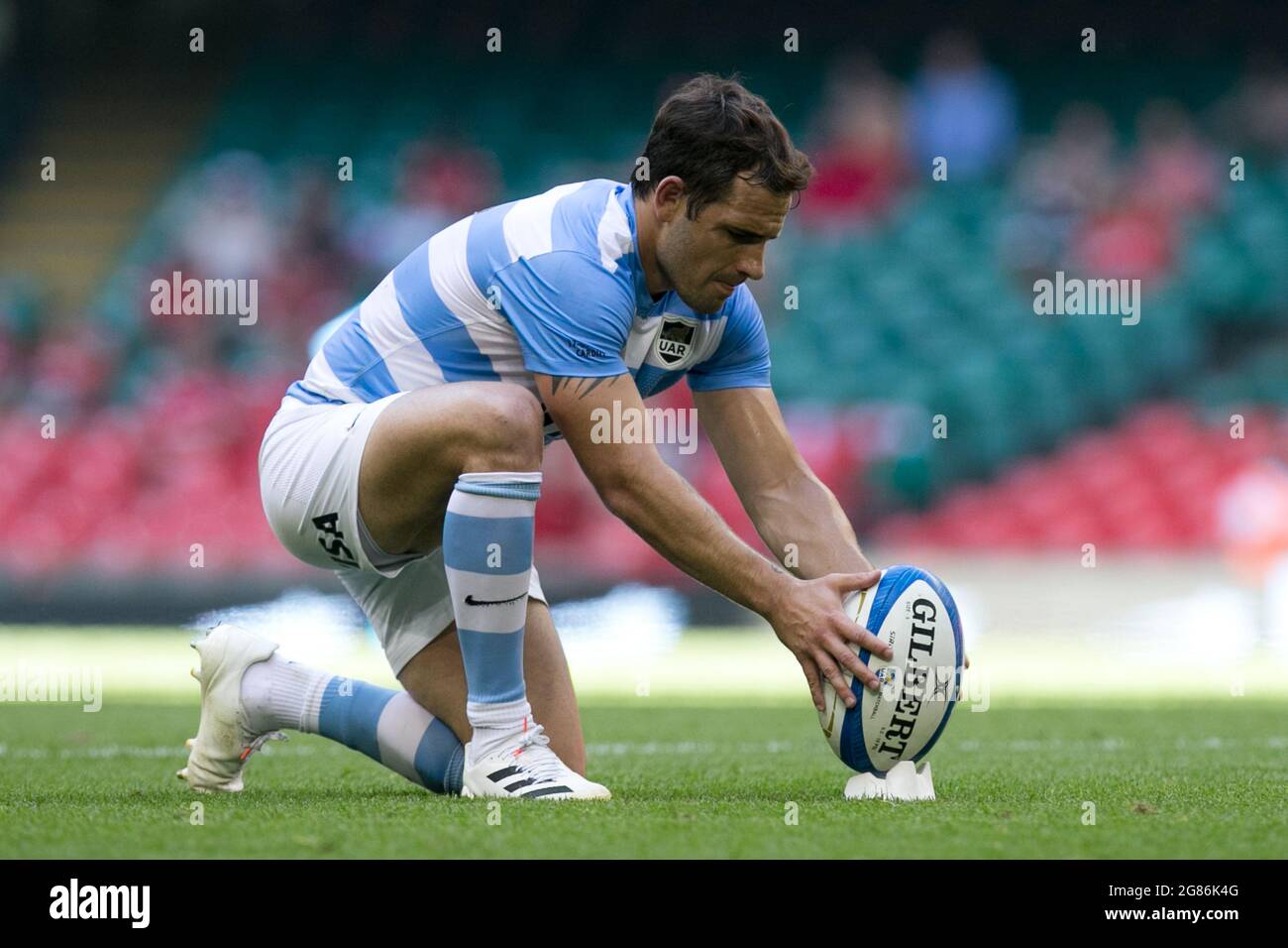 Cardiff, UK. 17th July, 2021. Cardiff, UK. July 17th : Nicolas Sanchez (Argentina) controls the ball during the 2021 Summer Internationals match between Wales and Argentina at Principality Stadium. Credit: Federico Guerra Morán/Alamy Live News Stock Photo