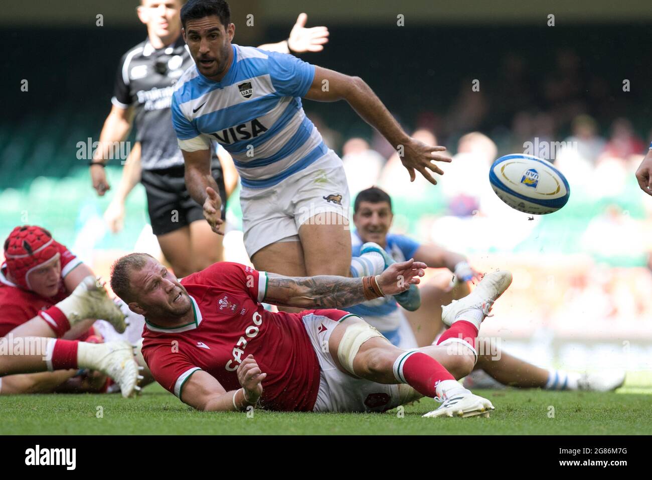 Cardiff, UK. 17th July, 2021. Cardiff, UK. July 17th : Ross Moriarty (Wales) controls the ball during the 2021 Summer Internationals match between Wales and Argentina at Principality Stadium. Credit: Federico Guerra Morán/Alamy Live News Stock Photo