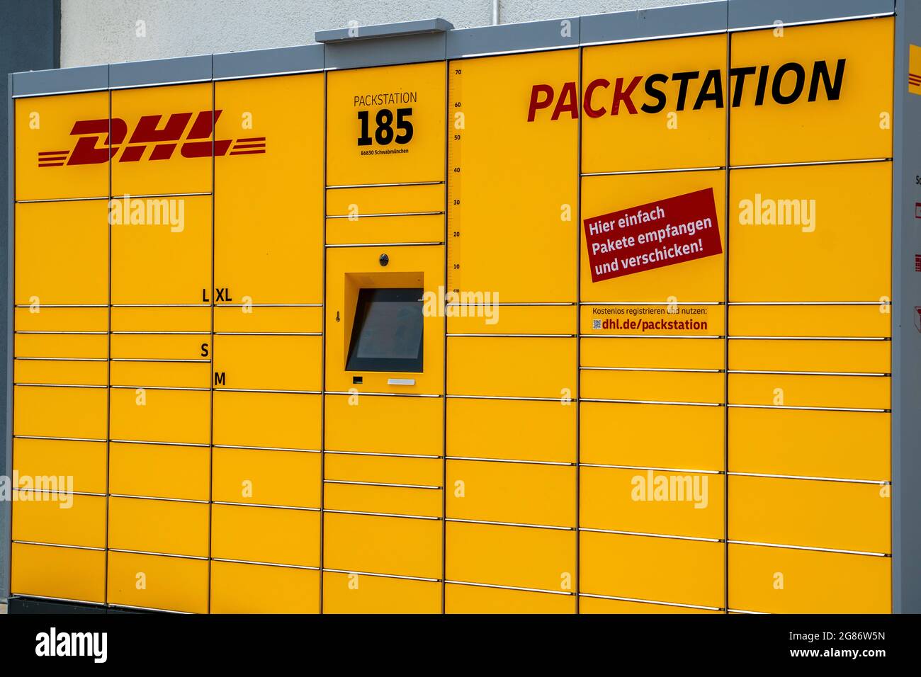 DHL Packstation im Gewerbegebiet von Schwabmünchen Stock Photo