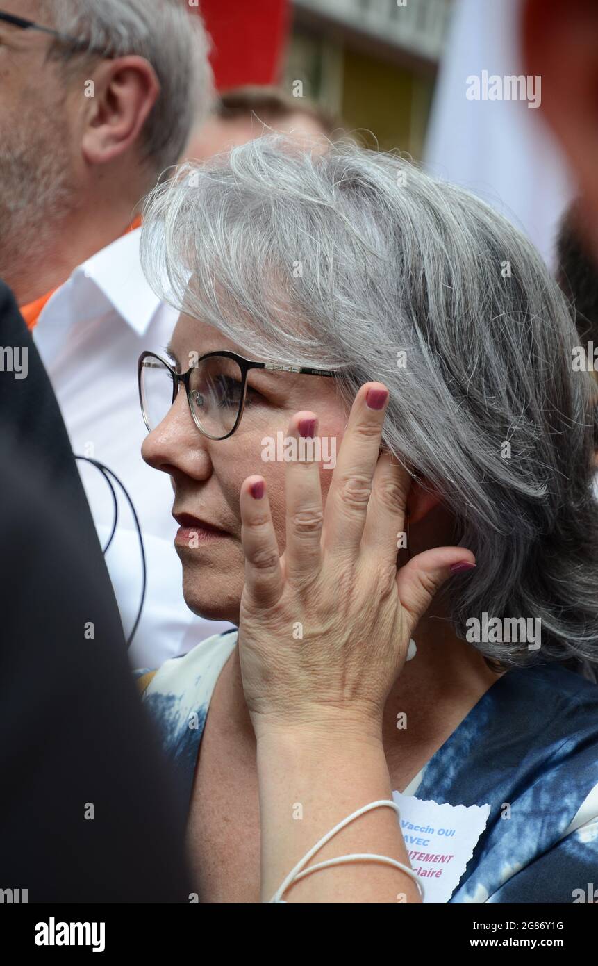 Several thousand people gathered in Paris on the call of "les patriotes" and "Debout la France", against the health passport and mandatory vaccination Stock Photo
