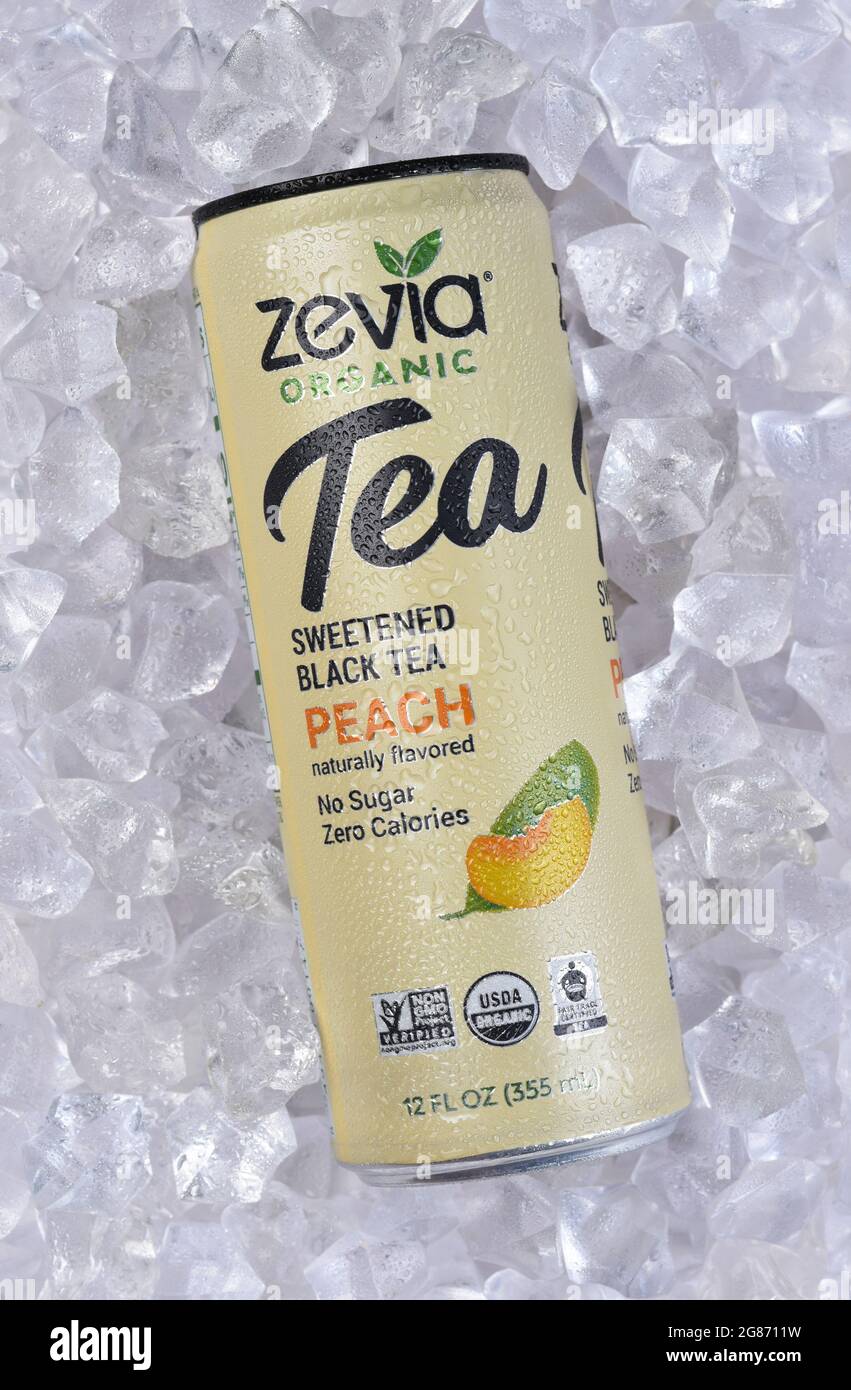 IRIVNE, CALIFORNIA - 17 JUL 2021: A can of Zevia Organic Peach Flavored Tea, in a bed of ice. Stock Photo