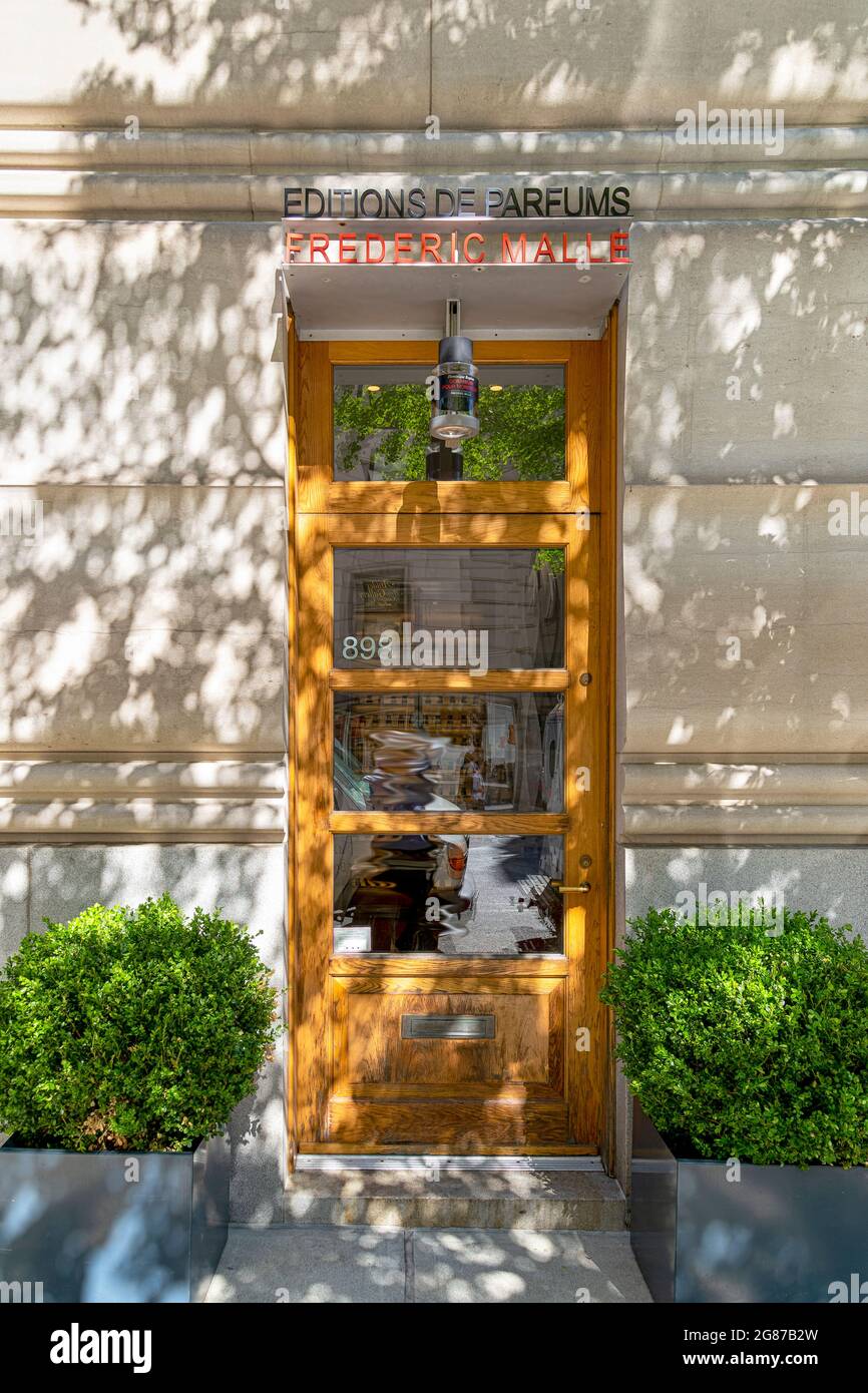 19 East 72nd Street is a landmark building of the Upper East Side with