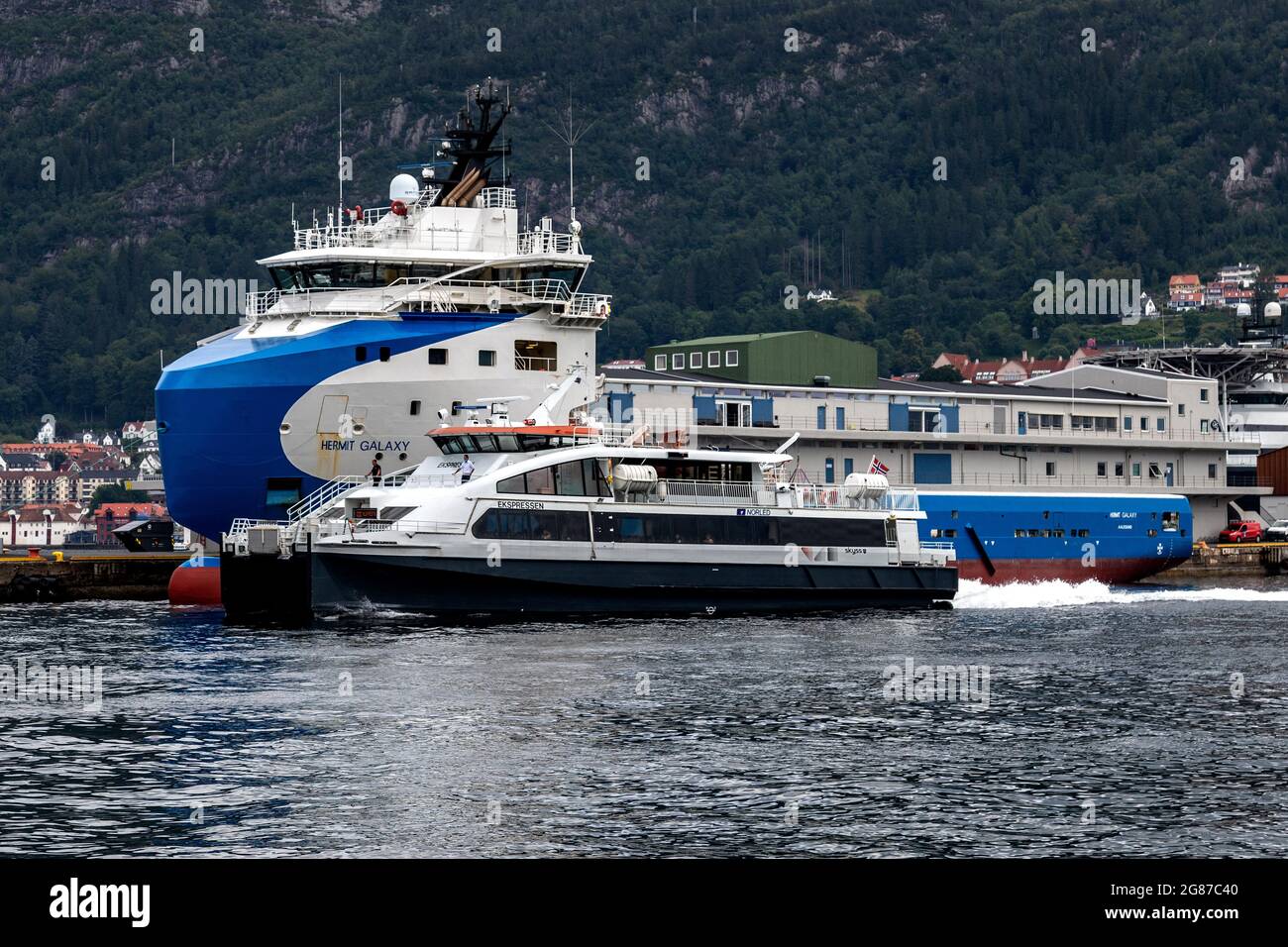 Offshore PSV standby, oil recovery vessel Hermit Galaxy at