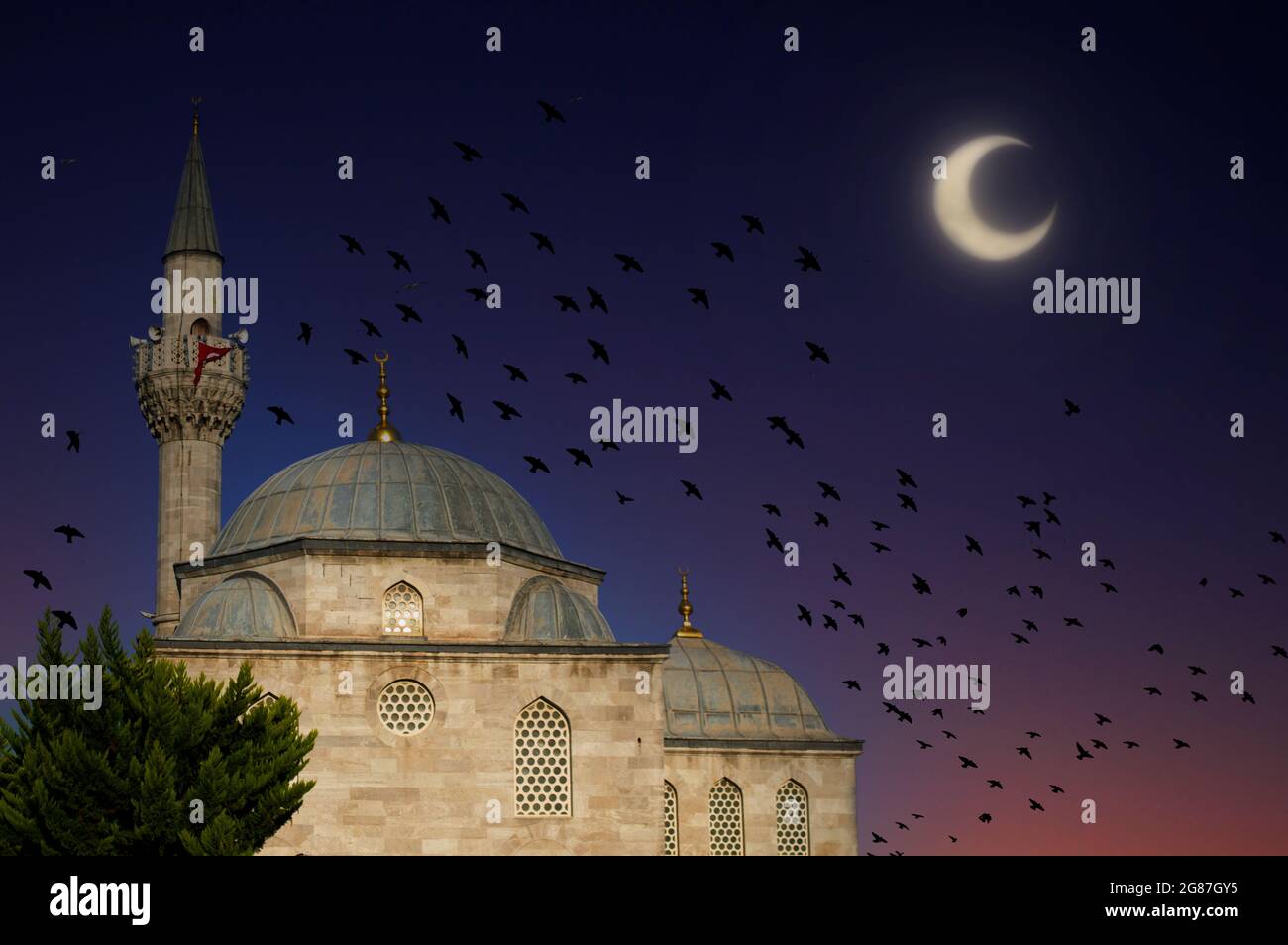 Istanbul Shemsipasha mosque (Turkish: Şemsipaşa Kuşkonmaz camii 