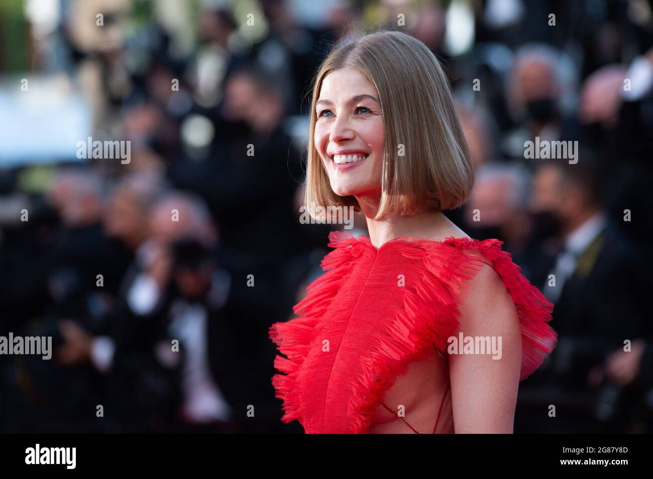 Rosamund Pike attending the OSS 117: Alerte Rouge En Afrique Noire Premiere and Closing Ceremony of the 74th Cannes International Film Festival in Cannes, France on July 17, 2021. Photo by Aurore Marechal/ABACAPRESS.COM Stock Photo