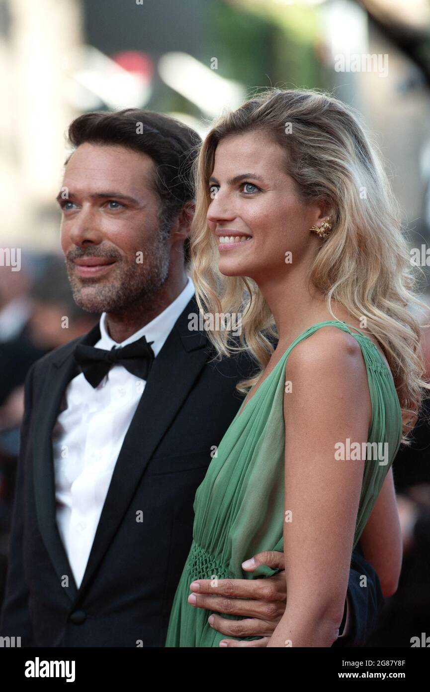 Nicolas Bedos Pauline Desmonts Attending The OSS 117 Alerte Rouge En nicolas-bedos-pauline-desmonts-attending-the-oss-117-alerte-rouge-en