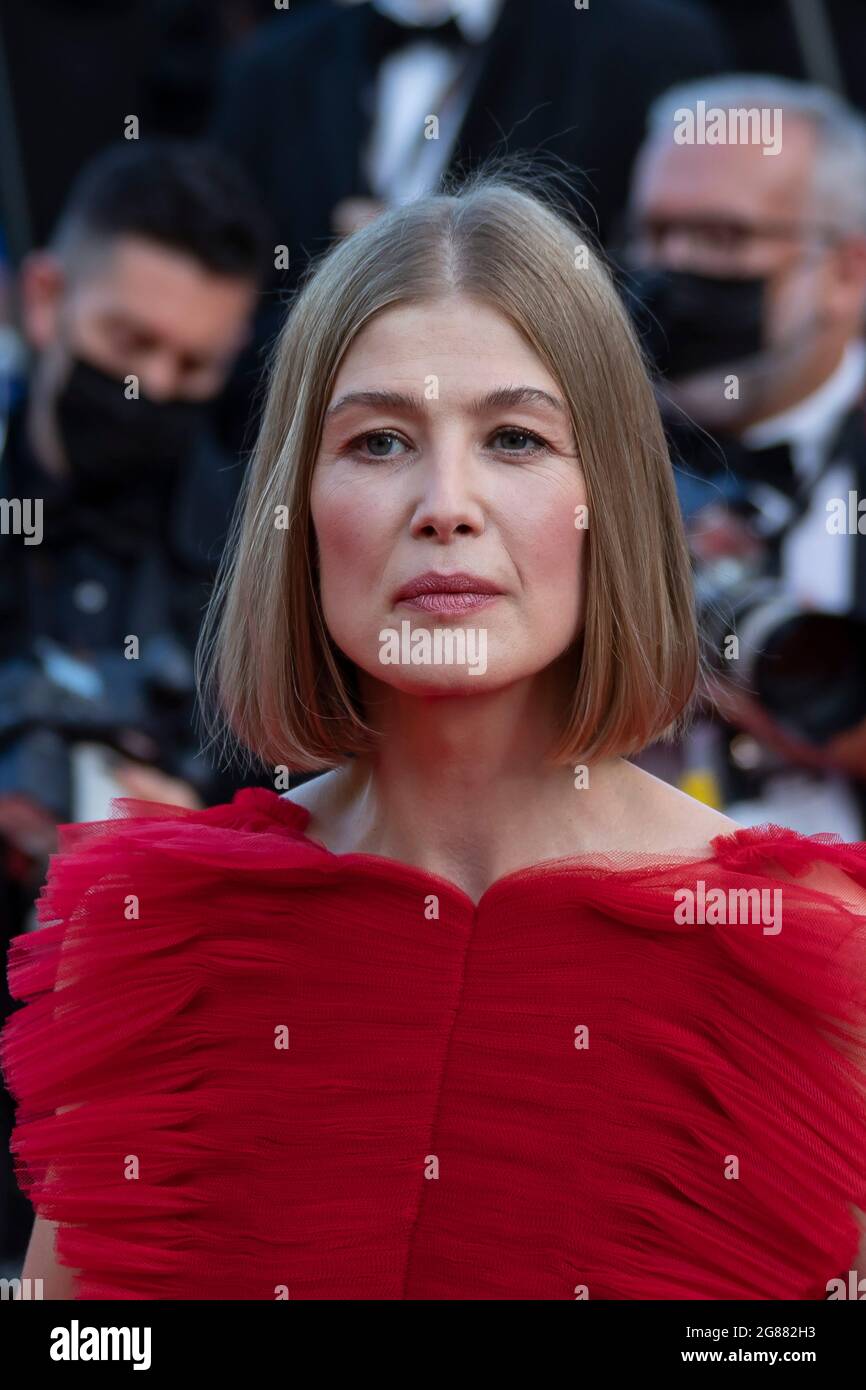 Cannes, France. 17th July, 2021. Rosamund Pike attends the final screening of 'OSS 117: From Africa With Love' and closing ceremony Credit: Imagespace/Alamy Live News Stock Photo