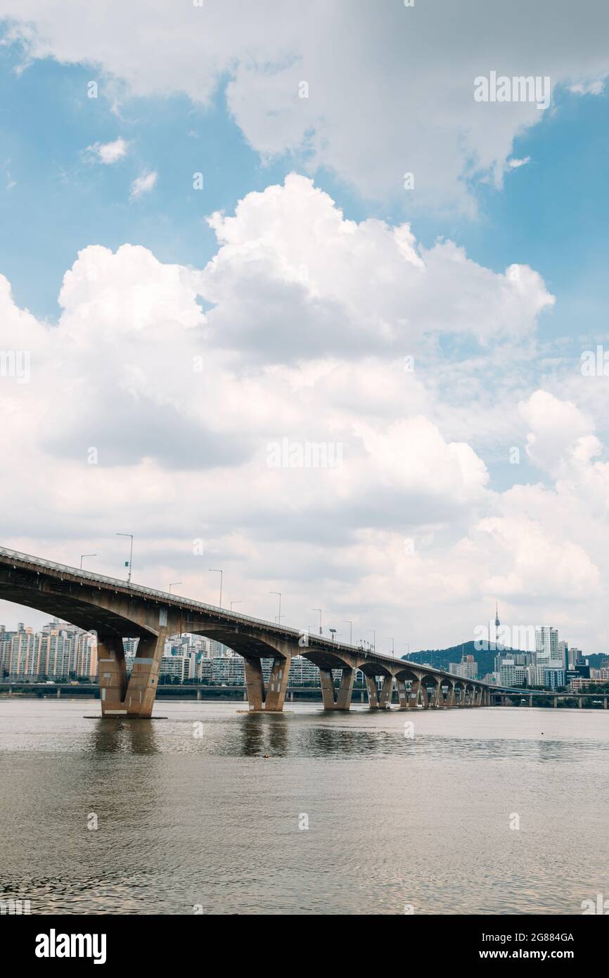 Yeouido Hangang River Park and Wonhyo Bridge in Seoul, Korea Stock Photo